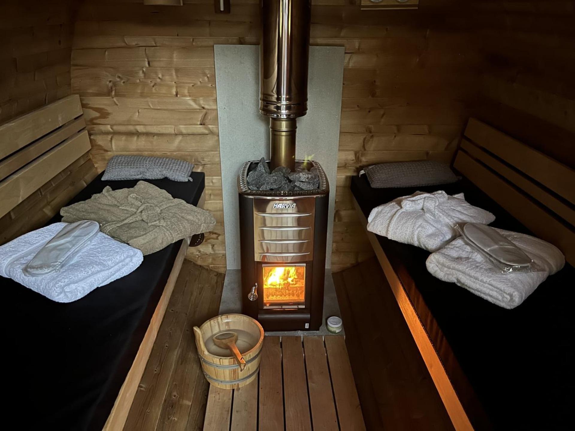 Bed & Breakfast+ De Kooimolen Dreumel 외부 사진