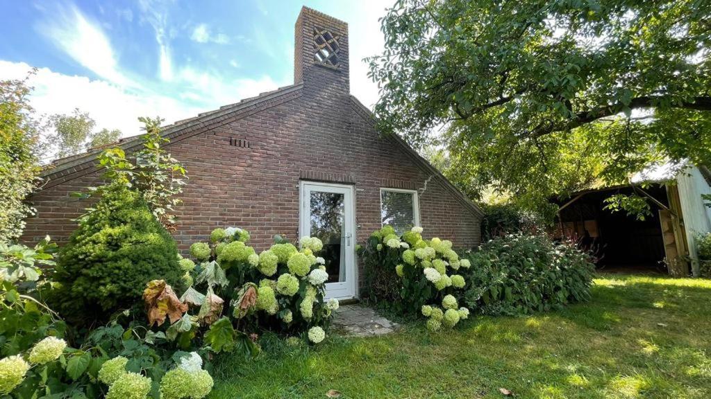 Bed & Breakfast+ De Kooimolen Dreumel 외부 사진